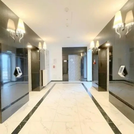 Hanza Tower Baobab & Spa شقة